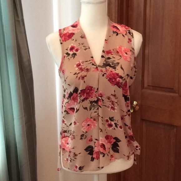 Tiffany & Grey Tops - Multicolored Floral V-Neck Top